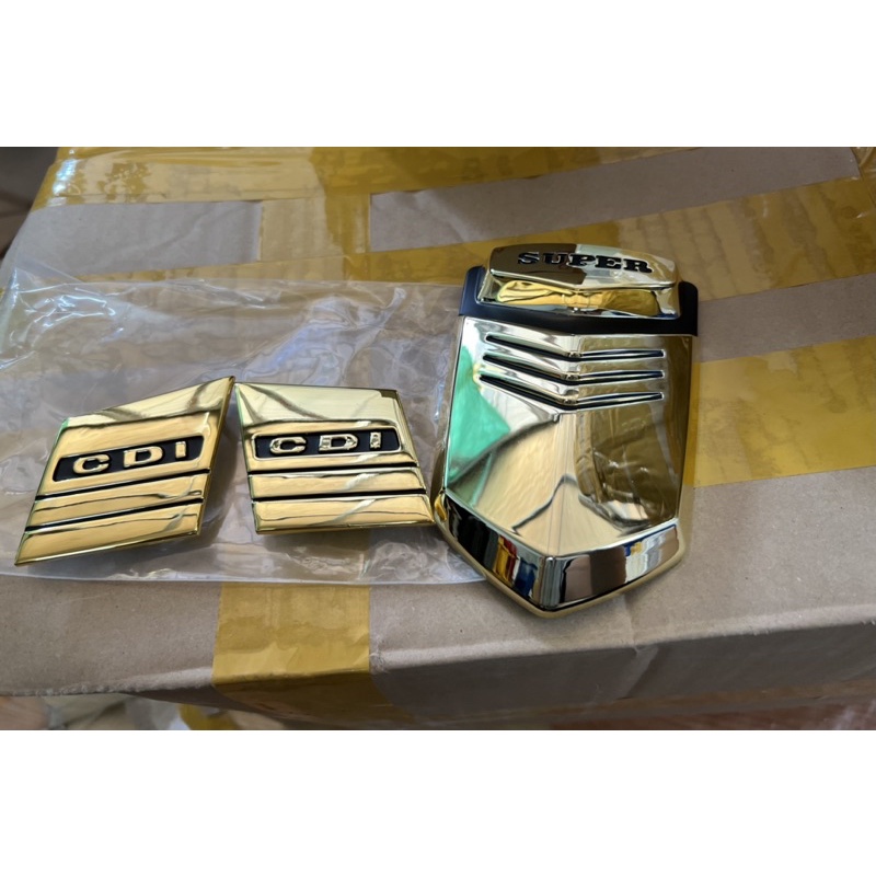 Mặt nạ và cdi super dream vàng