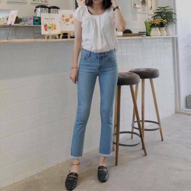 HOT Quần jeans ống loe màu xanh sáng dáng lửng