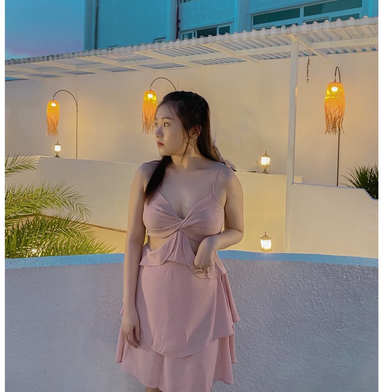 Váy hai dây cut out hở eo xoè 3 tầng