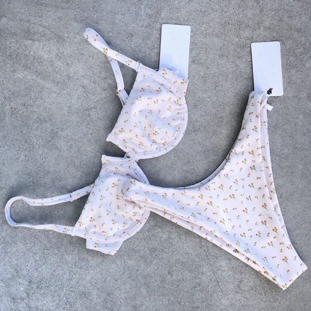 Set bikini có gọng hoạ tiết hoa nhí