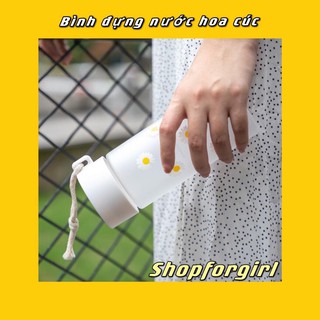 Bình đựng nước hoa cúc