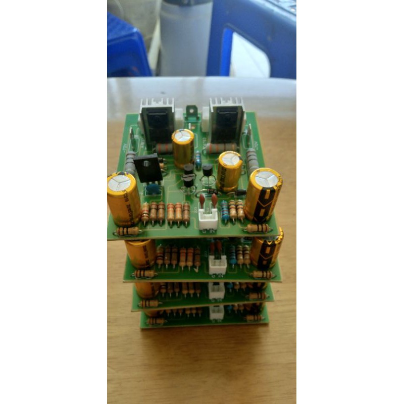 Bo công suất đa năng giá 1 bo