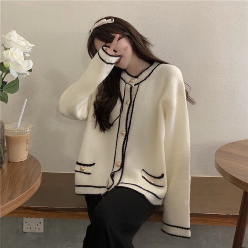 Áo khoác len dệt kim cardigan cổ tròn phối cúc có viền sang chảnh thanh lịch đen trắng Hàn Quốc Yannie