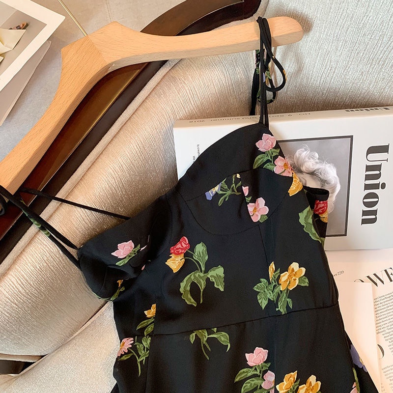 Đầm Hai Dây Xẻ Tà Họa Tiết Hoa Phong Cách Pháp