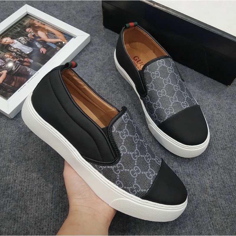 Giày nam slip on đế trắng có hoạ tiết dập vân chìm, Giầy thời trang nam phong cách giới trẻ btshop từ 38 đến 42.