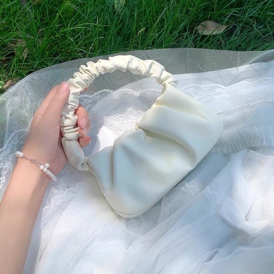 Dela Hàng Mới Về Túi Đeo Vai Hình Bánh Bao Xếp Ly Thiết Kế Tinh Tế Thời Trang Xuân Hè