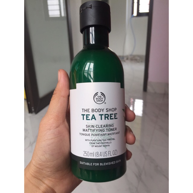 Nước hoa hồng The Body Shop Tea Tree Skin Clearing Mattifying Toner