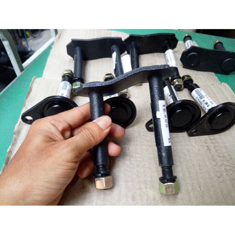 Thanh cùm nhíp Mitsubishi Pajero V31 V32 V33