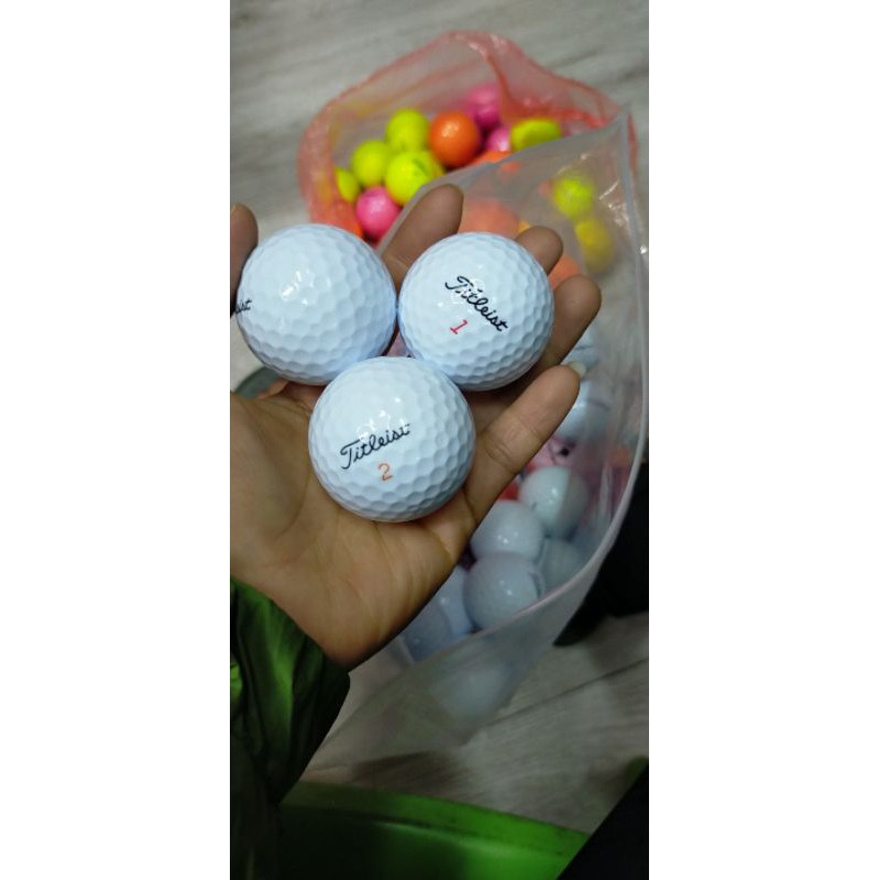 Bóng Golf Titliest 3 lớp, hay còn gọi bóng Titleist thường.