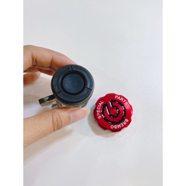 Bình dầu khói OBrembo nắp nhôm CNC đủ màu, gắn chế bình dầu trước và sau xe máy