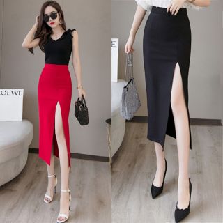 chân váy xẻ lưng cao dài
