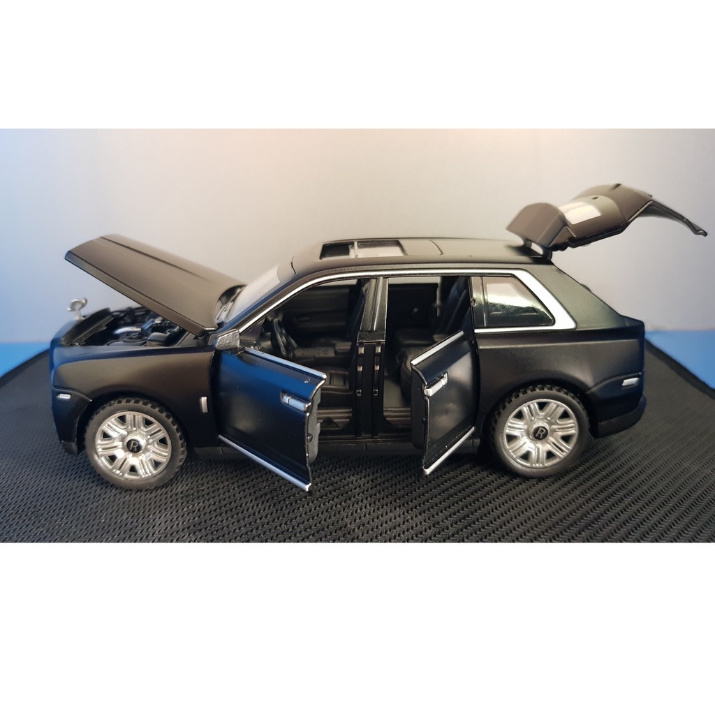 Siêu xe mô hình Rolls-Royce Cullinan 2019 1:32 nguyên hộp