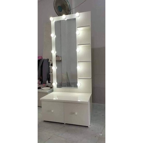 bàn trang điểm có đèn nhựa đài loan 1m7 ngang 70cm