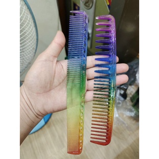 Lược tỉa thưa sắc màu