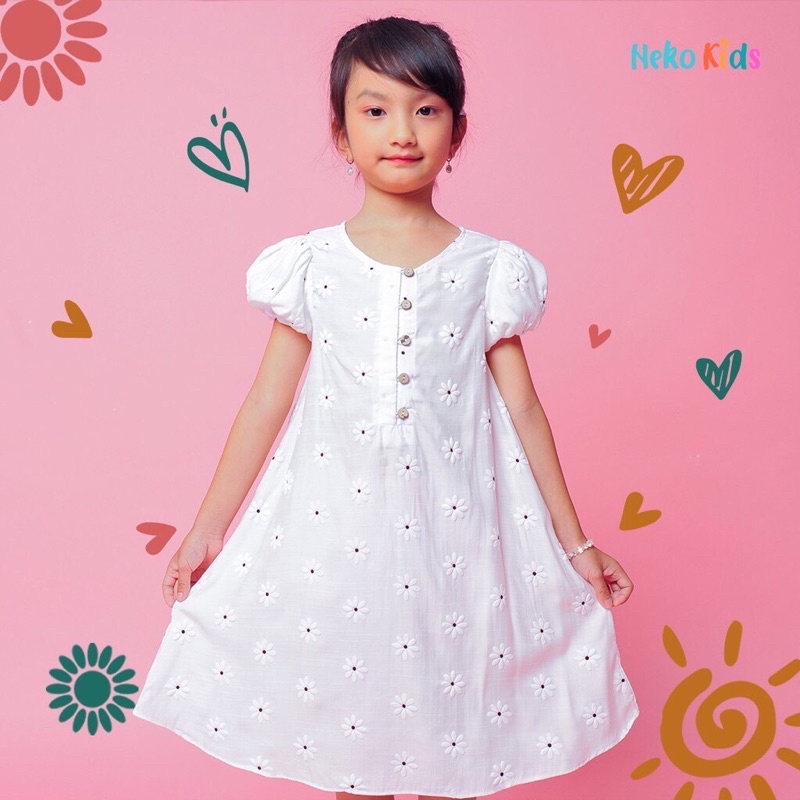 Váy trắng lụa bé gái, màu trắng thêu hoa nổi