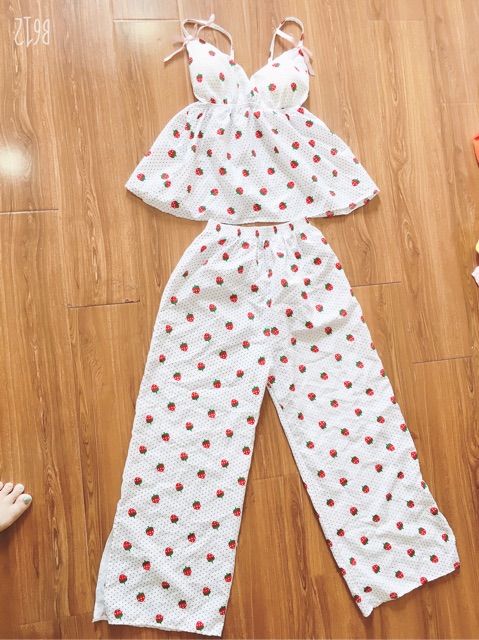 Thanh lý váy thiết kế