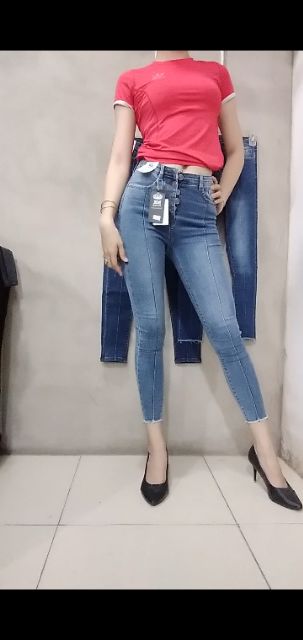 Quần jeans nữ mẫu 5 nút sọc dọc