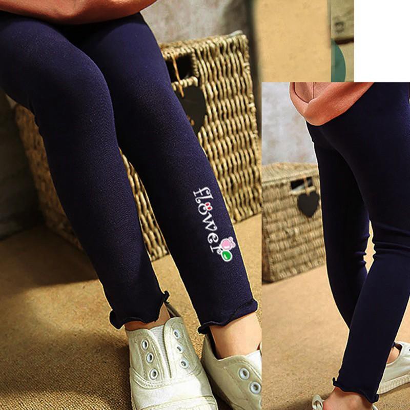 Vớ chân legging phối hoa cho bé gái phong cách mùa thu dễ thương