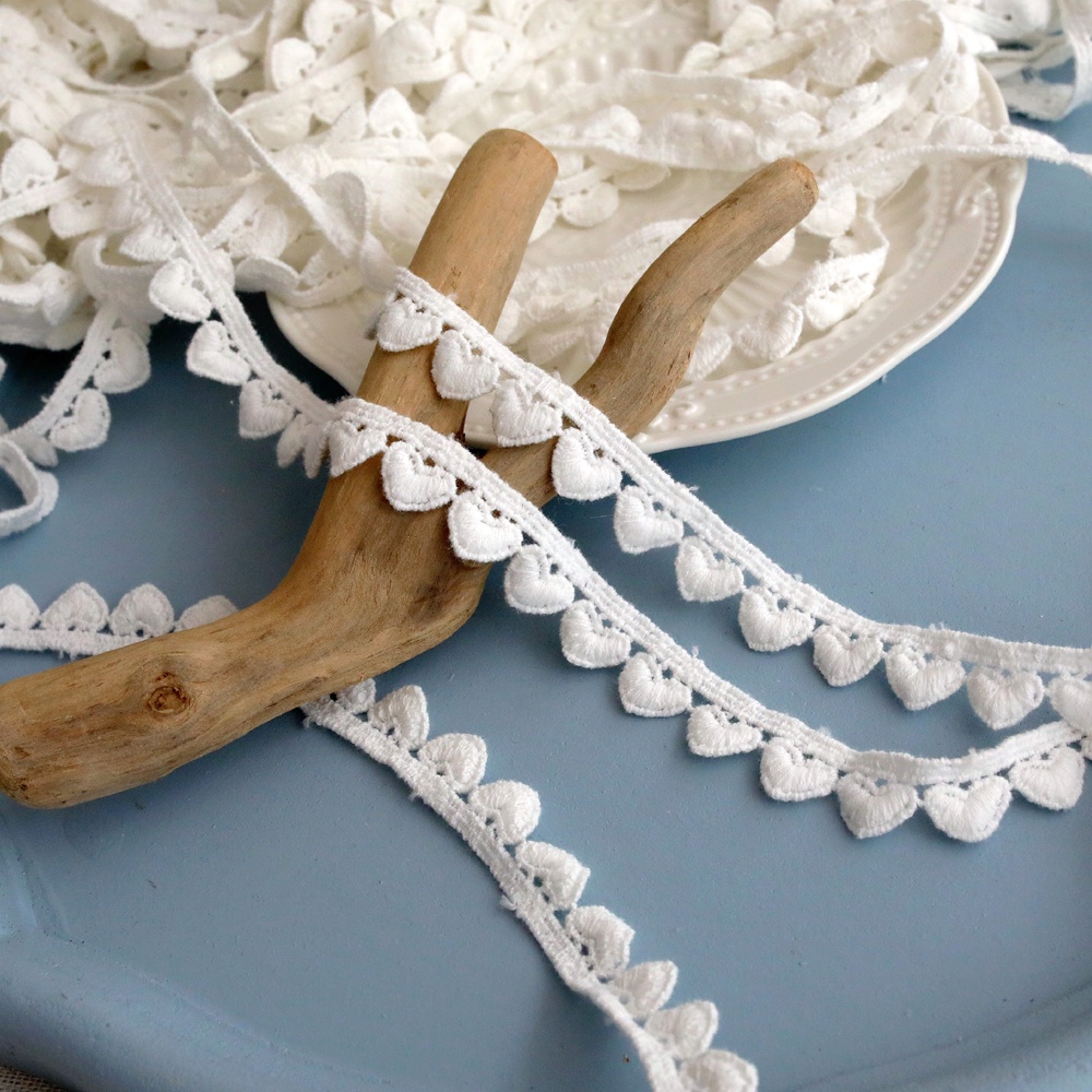 Tấm Vải Ren Thêu Họa Tiết Trái Tim Trắng Tan Trong Nước Rộng 1.5CM 5Yards Dùng May Vá DIY