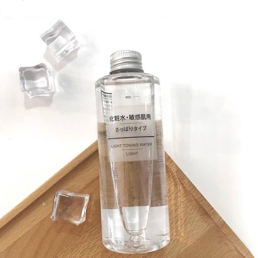 ( Hàng Chính Hãng )  Toner dưỡng ẩm, trắng da Muji Light Moisture Toning Water 200ml- (Da khô)