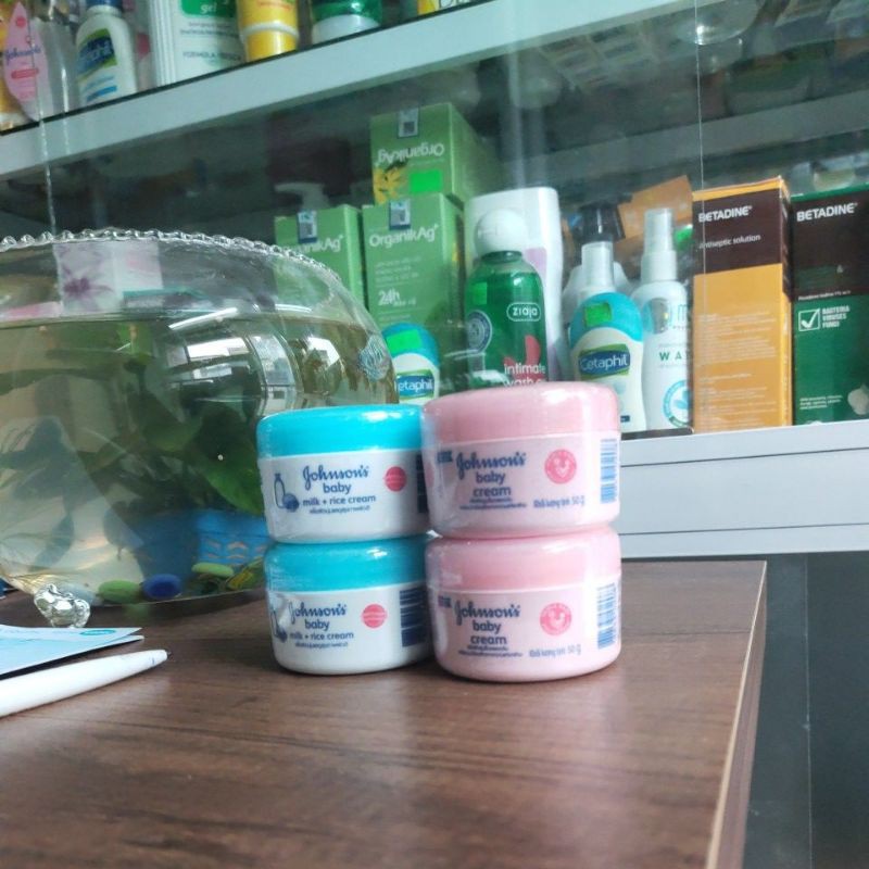 Kem dưỡng ẩm Jhonson baby
