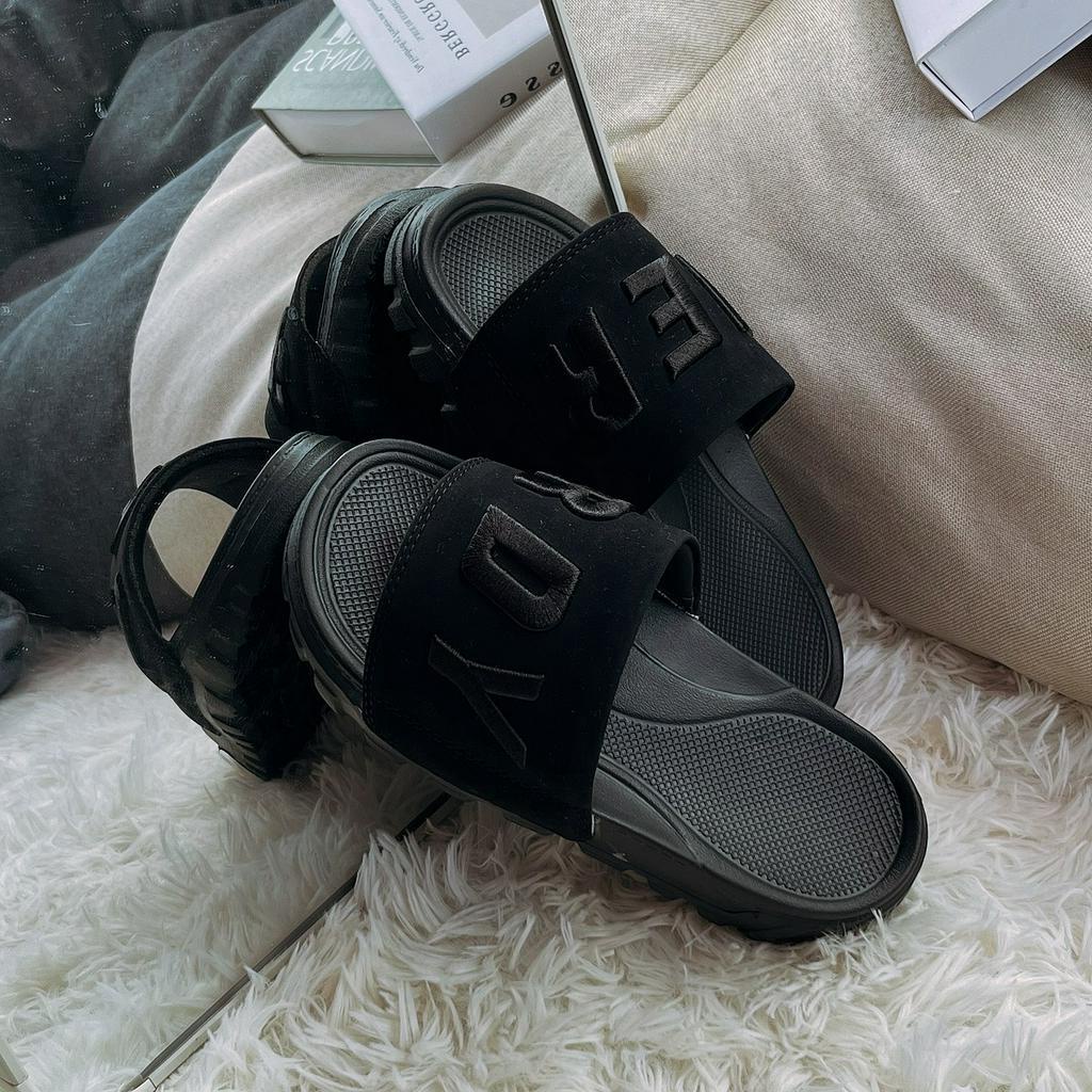 Dép quai ngang Nerdy chữ thêu Full màu - Dép Nerrdy quai ngang chữ thêu đế Letf Right- Saigonese