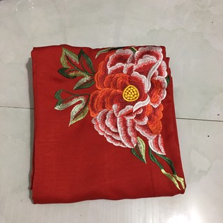 Áo dài tây thi thêu hoa