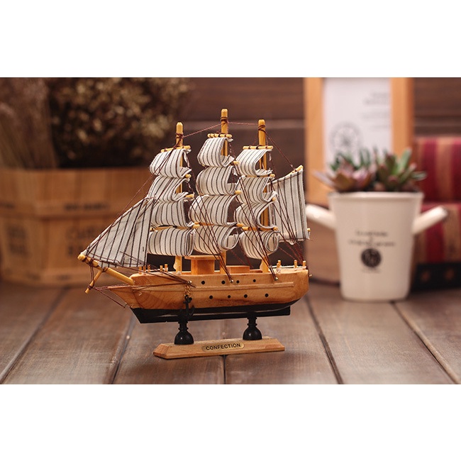 Mô hình thuyền buồm bằng gỗ