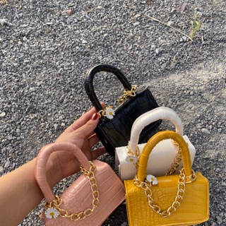 Túi xách mini đính hoa cúc dễ thương, Size 15 cầm tay dạo phố.🎈