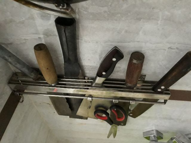 Kệ vắt dao Inox SUS304, giá vắt dao treo tường