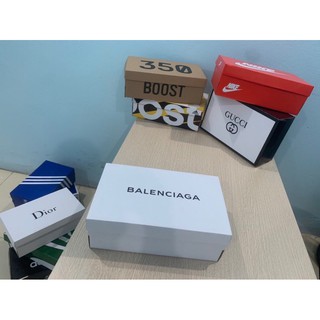 hộp giầy Balenciaga