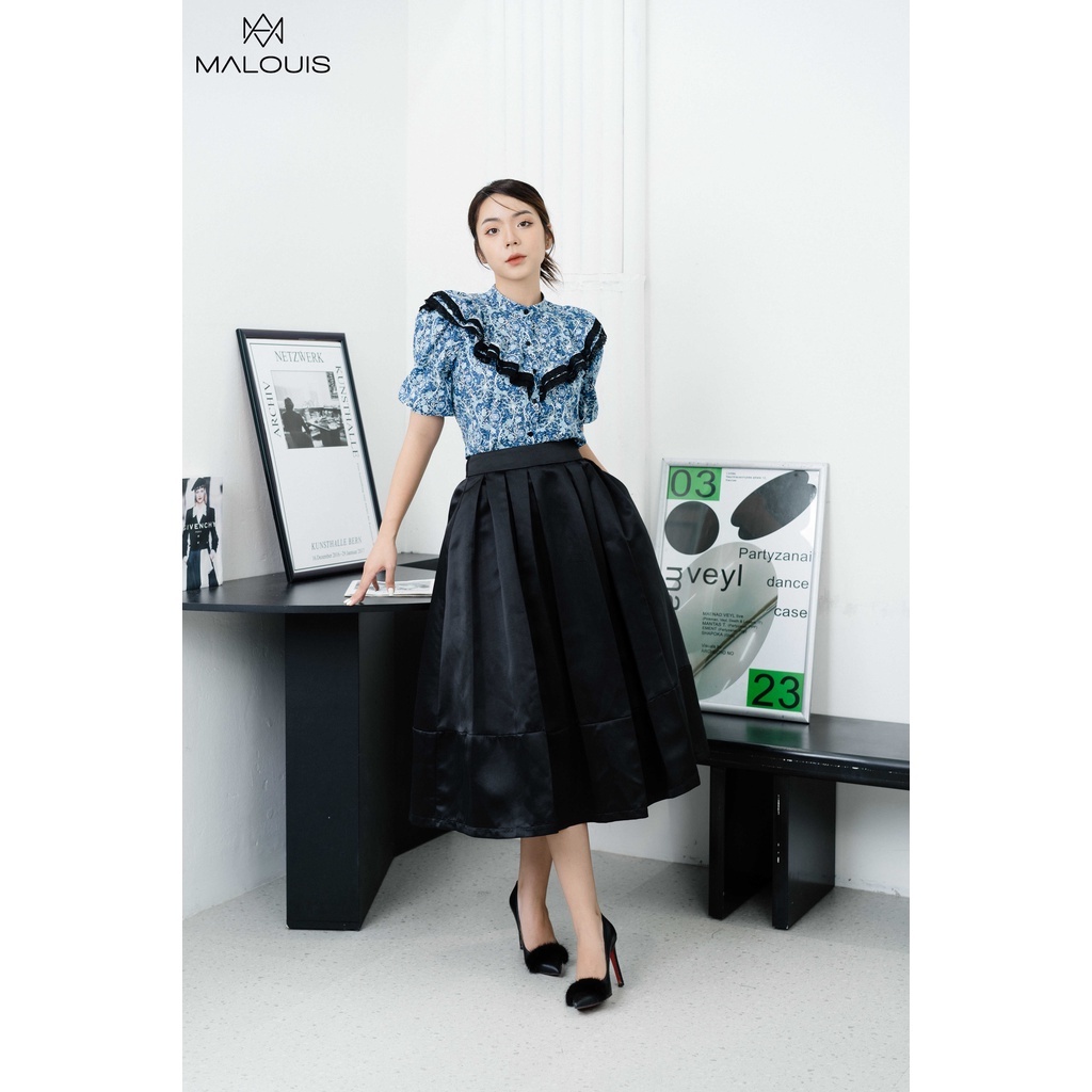 Áo sơ mi nữ kiểu tay ngắn hoa nhí bèo màu xanh cổ đứng chất thô cotton Blue Chic - M164