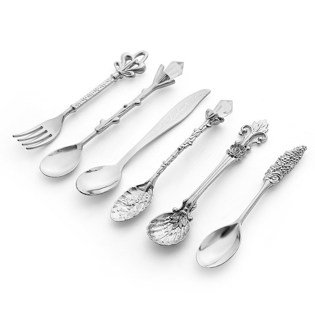 Set 6 Muỗng / Nĩa Bằng Kim Loại Phong Cách Hoàng Gia Vintage