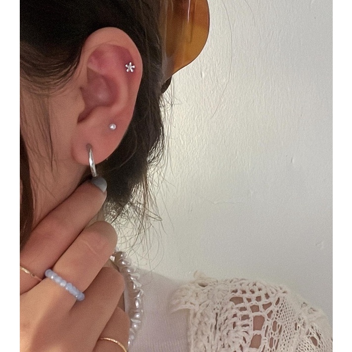 𝐯𝐞𝐥𝐯𝐞𝐭𝐩𝐢𝐧𝐤.𝐚𝐜𝐜🇰🇷 | Khuyên tai chốt bi vặn bông hoa mini