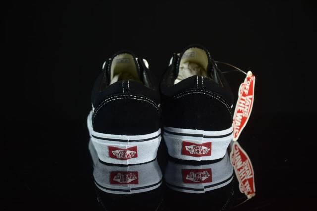 Giày Thể Thao Vans Old Skool V Phối Sọc Trắng Đen