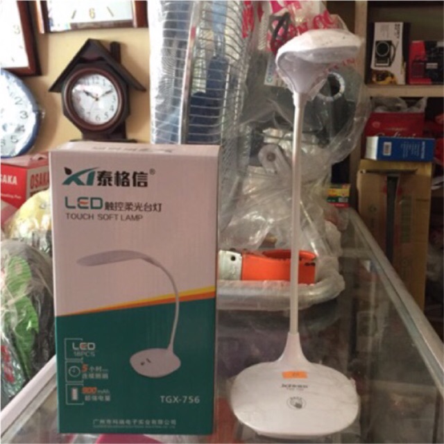 Đèn led để bàn cảm ứng chống cận thị có tích điện 3 chế độ sáng