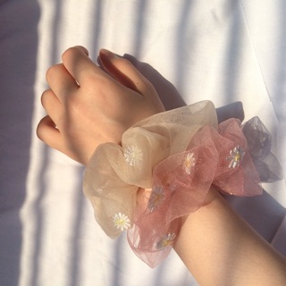Scrunchies hoa cúc