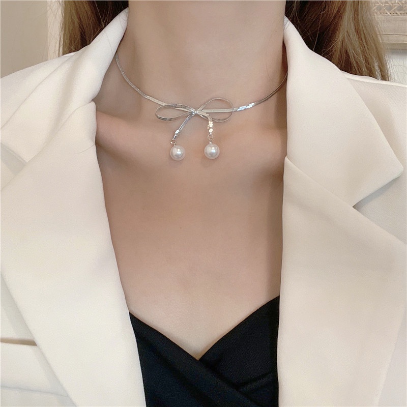 Vòng cổ Kim Loại Mặt Nơ Đính Ngọc Trai Thời Trang