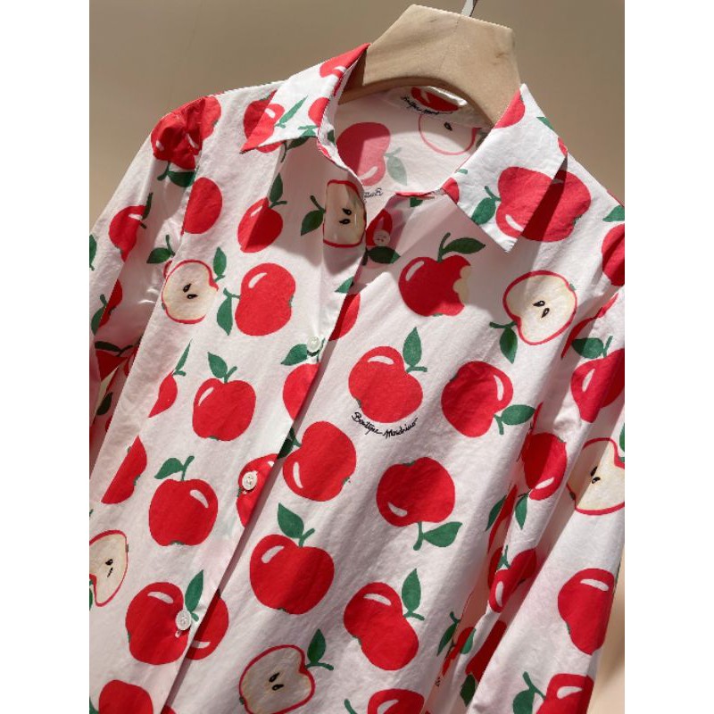 áo sơ mi nữ dài tay in họa tiết hình quả táo Moschino