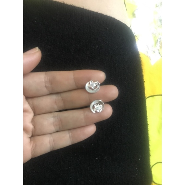 Khuyên tai trăng hoa cúc họa mi trắng bạc ta