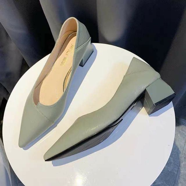 Giày nữ đế vuông