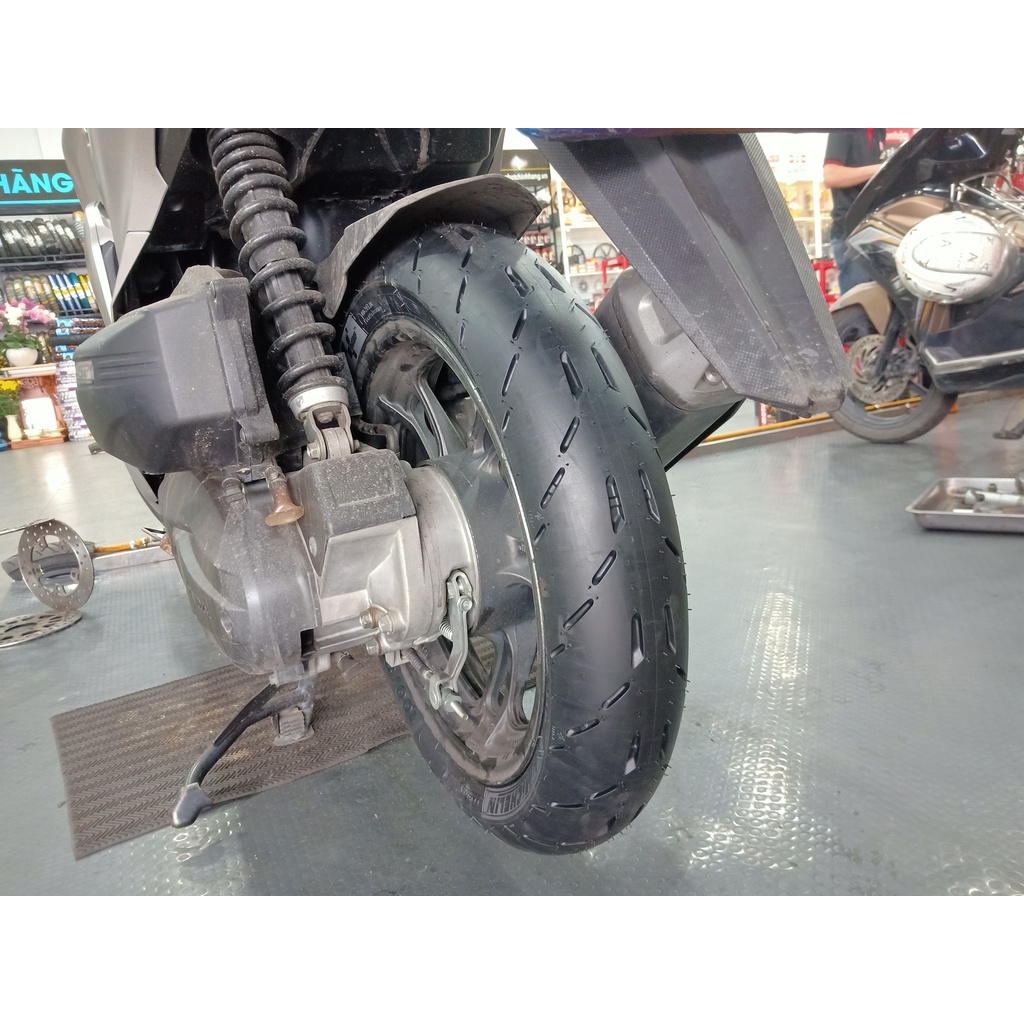 Vỏ Michelin Pilot Moto GP 90/80-17 hoặc 100/80-17