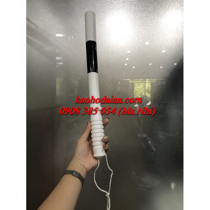 Gậy chỉ huy giao thông chất liệu nhựa siêu nhẹ, 2 màu đen đỏ lựa chọn- Hình thật