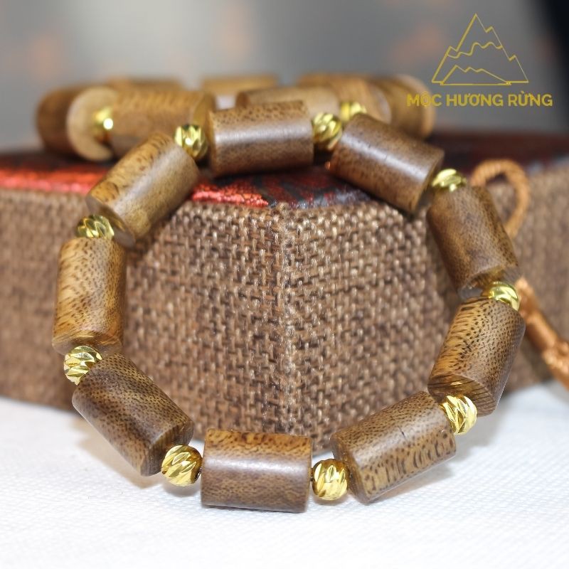Vòng tay trầm hương đốt trúc mix hạt tròn mạ vàng cho nam và nữ size 10mm -12mm