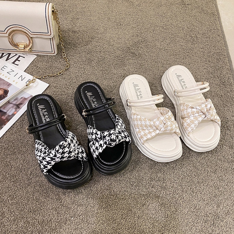 Xăng đan Đế Bằng Hai Cách Mang Thoải Mái Thời Trang Hàng Mới Dành Cho Bạn Nữ