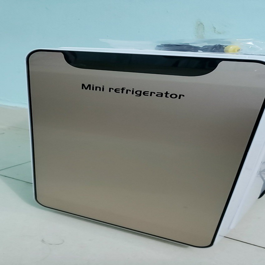 Tủ lạnh mini 20L 42X27X33cm, 2 chiều nóng lạnh, Bảo quản đồ ăn Mỹ phẩm