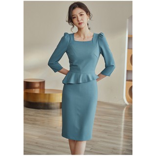 Đầm cổ vuông tay lửng ôm bút chì bèo eo tạo điểm nhấn che khuyết điểm
