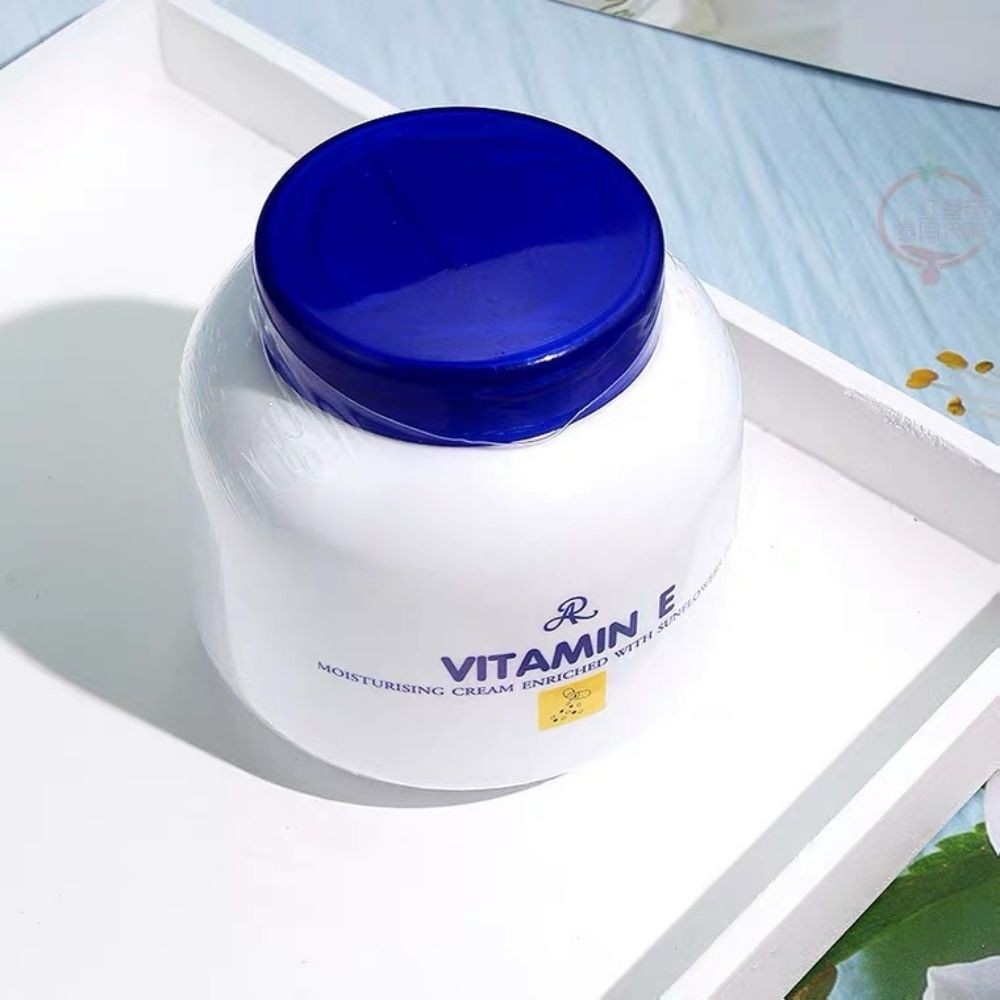 Kem Vitamin E thái nắp xanh