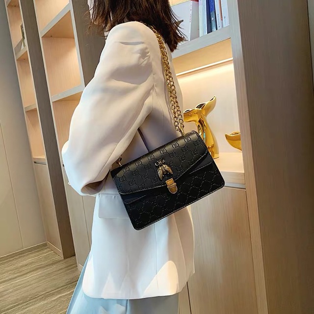 Túi xách đeo chéo nữ đẹp KHOÁ ONG DC53 | BigBuy360 - bigbuy360.vn