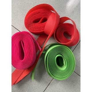 Miếng dán gai ( nhám1...) dính dùng để may túi xách, váy chống nắng ...